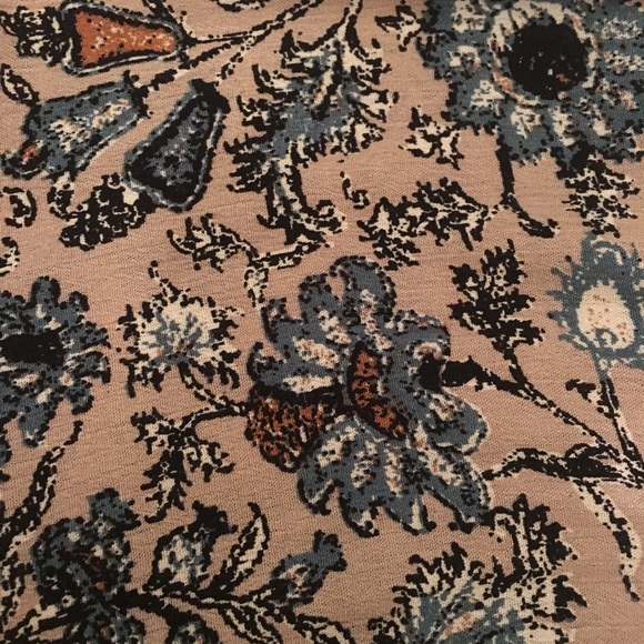 🆑FINAL PRICE‼️🦋ONE SHOULDER FLORAL TOP🦋 - Picture 3 of 3